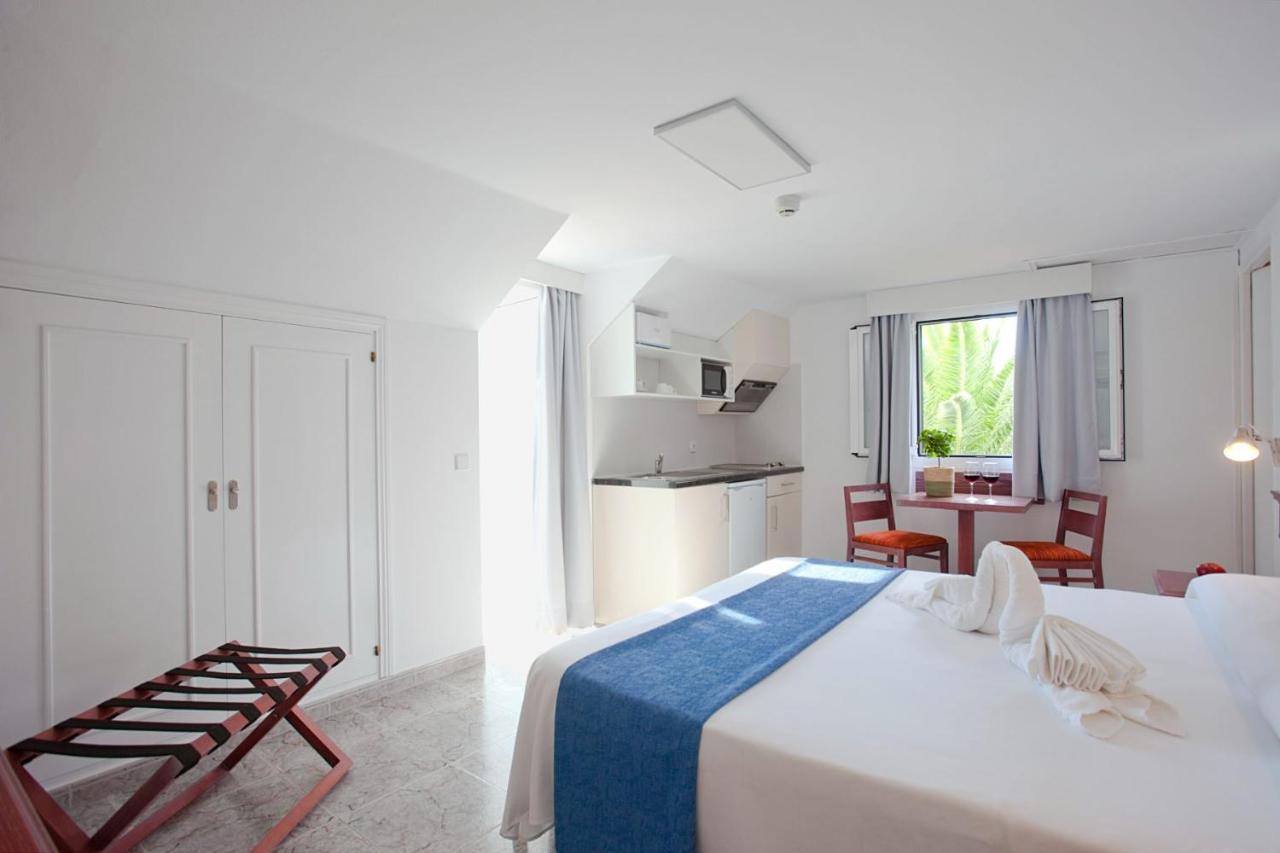 Apartamentos Cala Murada Tennis Kültér fotó