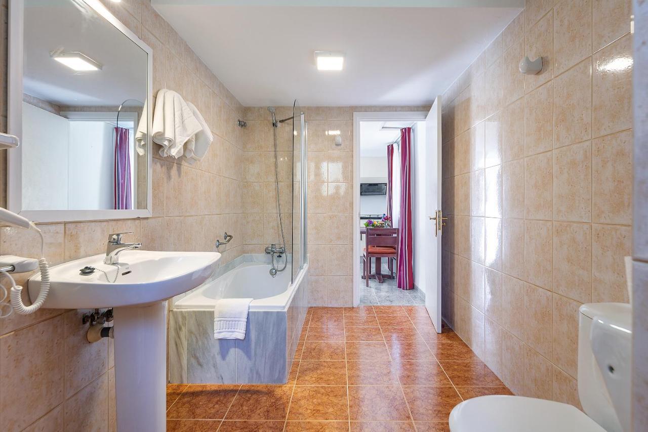 Apartamentos Cala Murada Tennis Kültér fotó